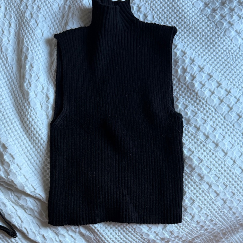 Zara Black Ribbed Sleeveless Mock Neck Top